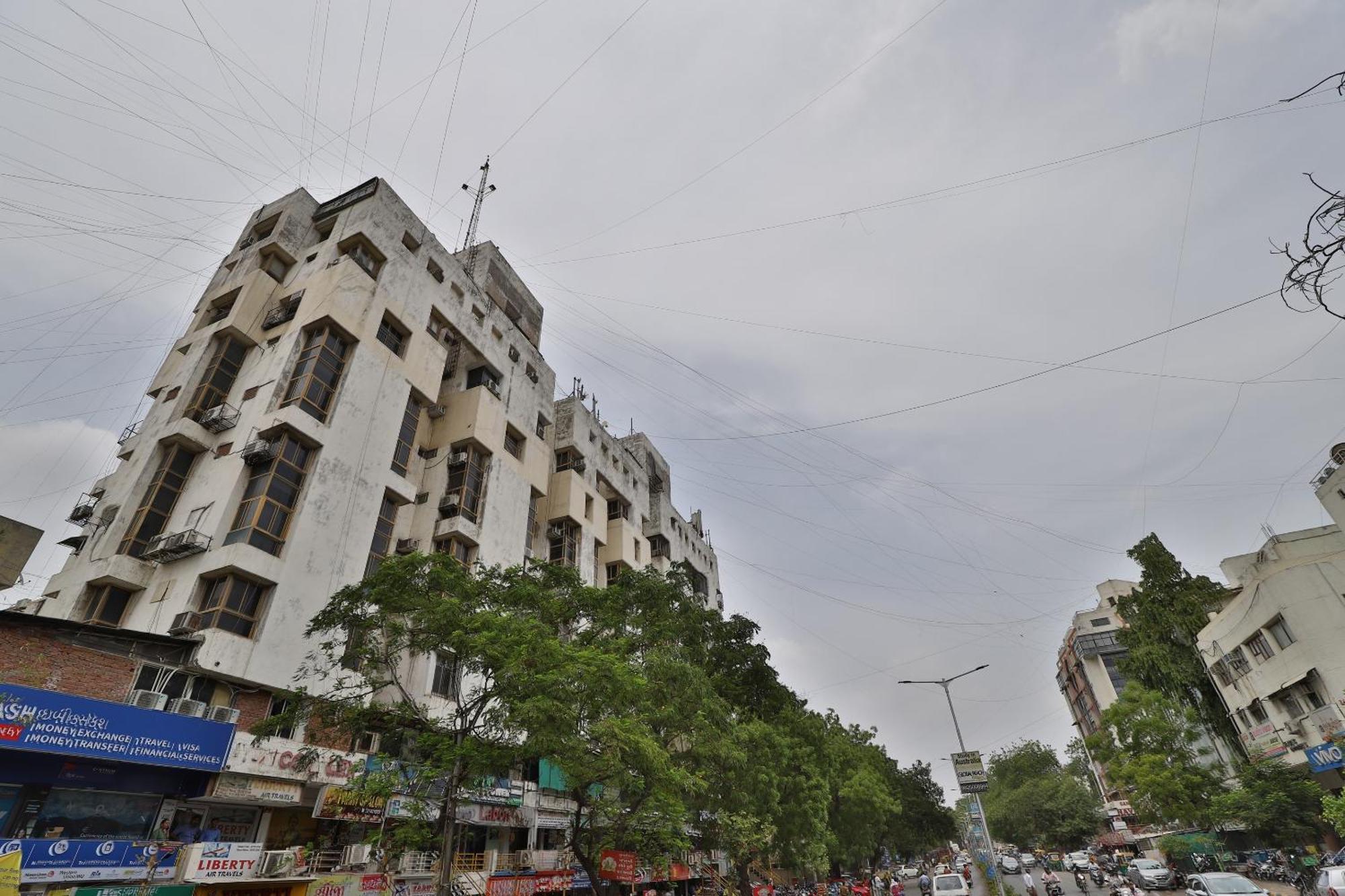 Hotel O Skyland Ahmedabad Exterior foto