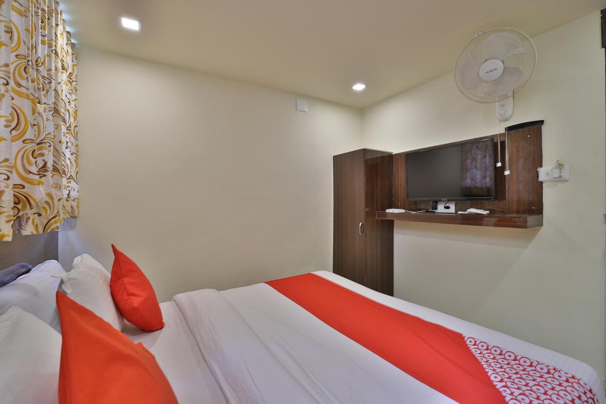 Hotel O Skyland Ahmedabad Exterior foto